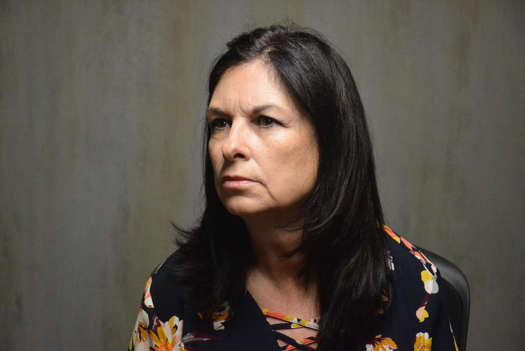 Mayela Ramírez Sordo, tesorera de Torreón, fue acusada este jueves de nepotismo de parte de la fracción del PRI en Cabildo, esto debido a que en diciembre pasado la cuñada de la funcionaria, Victoria Alejandra Hinostroza, recibió su alta como empleada sindicalizada del Ayuntamiento. (ARCHIVO)