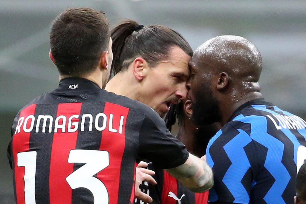  El sueco Zlatan Ibrahimovic, delantero de Milan, y el belga Romelu Lukaku, delantero del Inter, han sido sancionados con un partido tras la pelea que mantuvieron en el derbi de cuartos de final de la Copa Italia, confirmó la Liga Serie A italiana en un comunicado. (ARCHIVO)