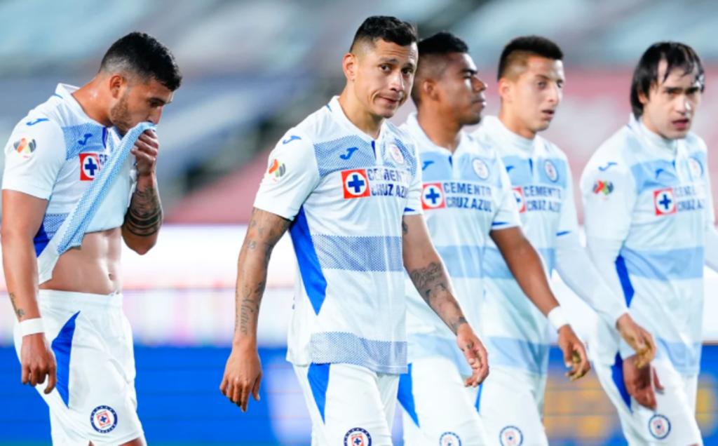  El equipo Cruz Azul reportó que realizó 55 pruebas de detección de COVID-19 a jugadores, cuerpo técnico y staff del primer equipo previo a su participación en la Jornada 4 del Guardianes 2021 de la Liga MX, este sábado por la noche. (ESPECIAL)