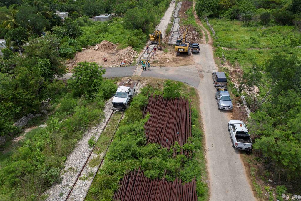 El Gobierno de México anunció este viernes la adjudicación de la construcción del tramo 5 sur del Tren Maya a un consorcio que incluye a la constructora española Acciona, por una cantidad de poco más de 17,815 millones de pesos (unos 865 millones de dólares). (ARCHIVO)