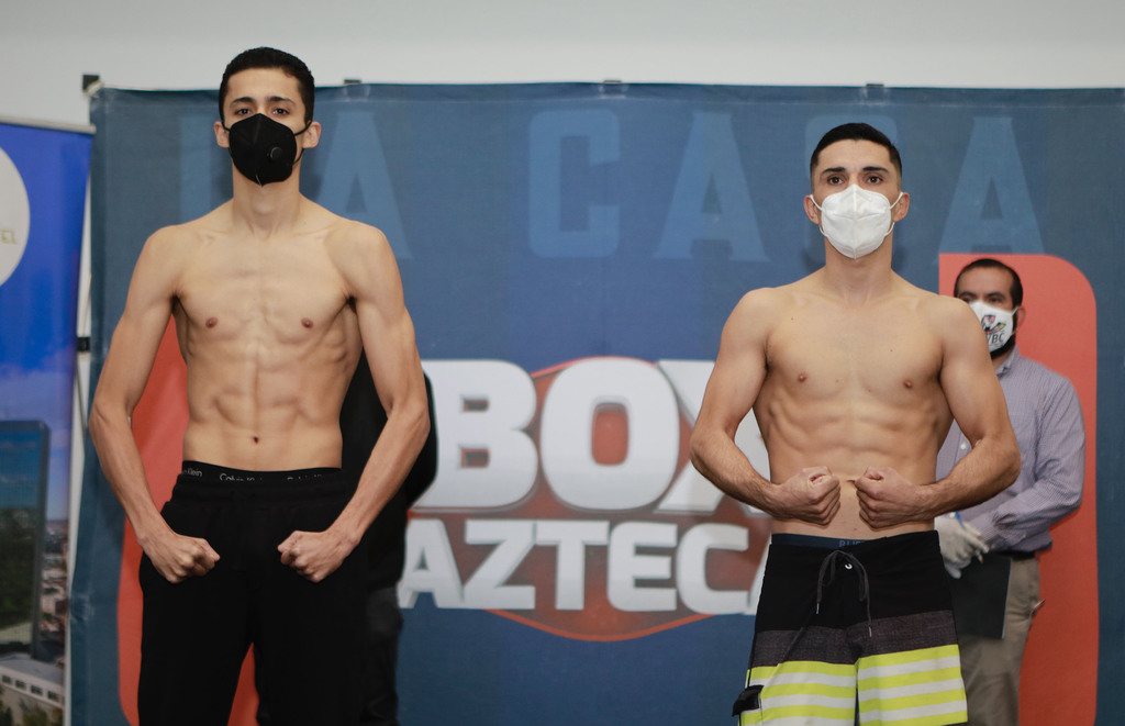 Durante la ceremonia de pesaje celebrada ayer en Baja California, Rafael Espinoza registró 127 libras, mientras que Carlos Ornelas 126. (ZANFER)