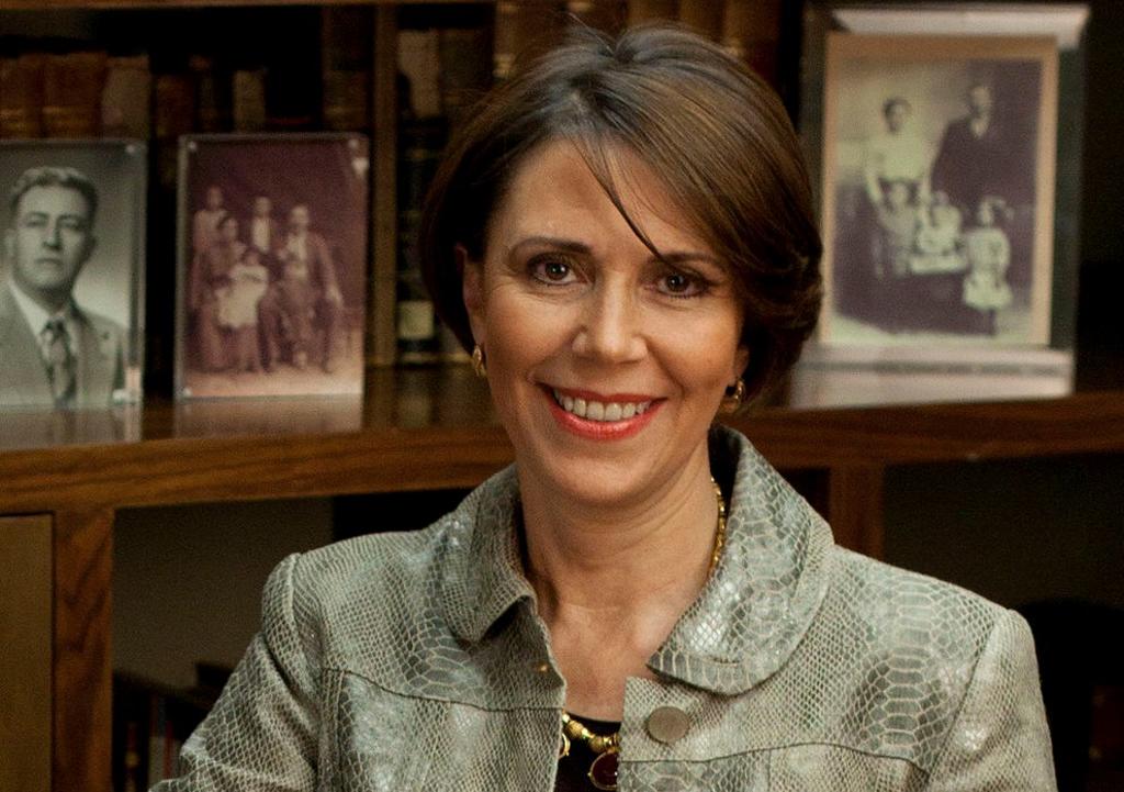 El proyecto. Ana Lilia Cepeda, quien estuvo al frente del rescate de la Casa Rivas Mercado en la Ciudad de México, publica el libro 'La Casa Rivas Mercado, una Historia detrás de la Historia'. 
