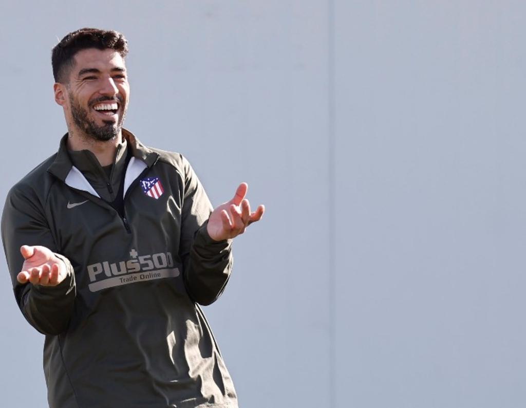 El Atlético de Madrid, líder de LaLiga Santander, gana por 1-2 al Cádiz al descanso del partido que les mide en el estadio Ramón de Carranza, tras un primer tiempo movido y con alternativas. (EFE) 