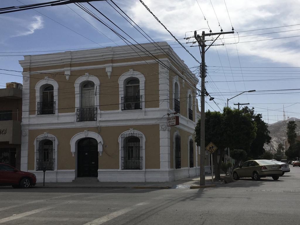 La tintorería California, ubicada en la avenida Matamoros y calle Leona Vicario, fue otra de las restauraciones hechas en el 2020.