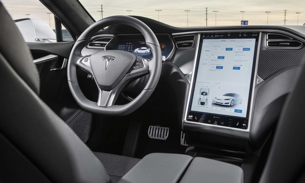 Tesla se resistió inicialmente a llamar a revisión a los vehículos afectados, lo que obligó a la NHTSA a solicitar formalmente al fabricante a mediados de enero que notificara a los propietarios del problema para proceder a la reparación de las unidades defectuosas.
(ARCHIVO)