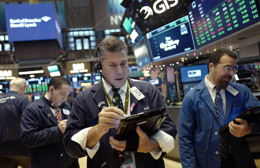 Al cierre de las operaciones en la Bolsa de Nueva York, el Dow ganó 475.57 puntos, su mayor subida desde noviembre, para situarse en 30,687.48. (ARCHIVO) 
