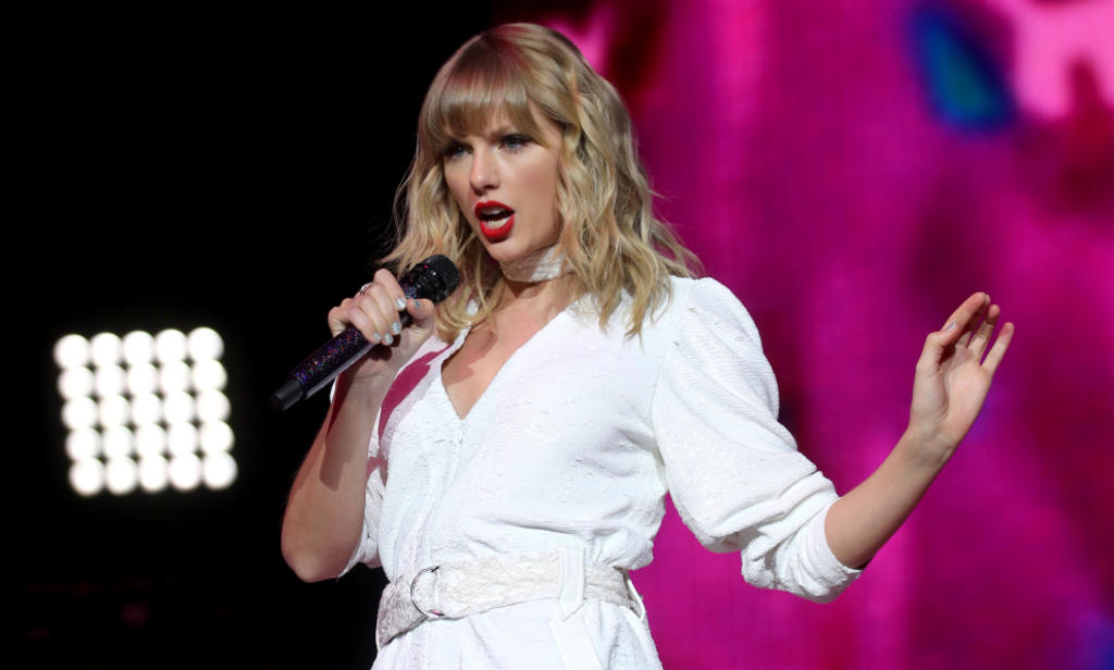 La cantante estadounidense Taylor Swift ha sido demandada por el parque de atracciones y temático Evermore, que dice que el último álbum de la estrella ha infringido su marca registrada al usar ese mismo nombre.  (ESPECIAL) 