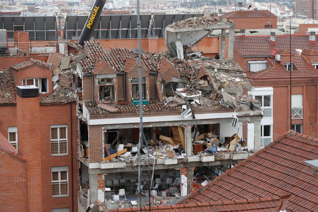 La Policía Nacional cree que la explosión del edificio del arzobispado en la calle Toledo de Madrid, ocurrida el pasado 20 de enero, tuvo su origen en una fuga de gas en el exterior del inmueble debido a la rotura de una tubería por causas que aún no se han determinado. (ARCHIVO)