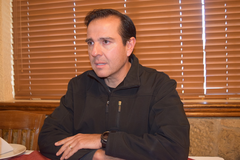 El panista Oswaldo Santibáñez criticó que el partido siga marginando a La Laguna en la designación de candidaturas.