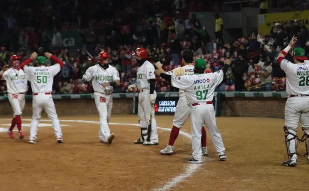 El tercera base Juan Carlos Gamboa pegó un imparable en la décima entrada para darle este viernes a los Tomateros de Culiacán de México un triunfo de 4-3 sobre los Caribes de Anzoátegui venezolanos en la Serie del Caribe de beisbol.
(TWITTER)