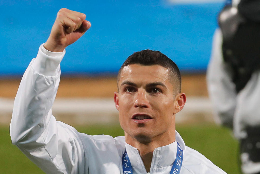 El portugués Cristiano Ronaldo celebró sus 36 años con una publicación en las redes sociales para agradecer el cariño de sus seguidores, recordando los equipos en los que ha triunfado y bromeando sobre su futuro al afirmar que no puede 'prometer otros veinte años más'. (ESPECIAL)
