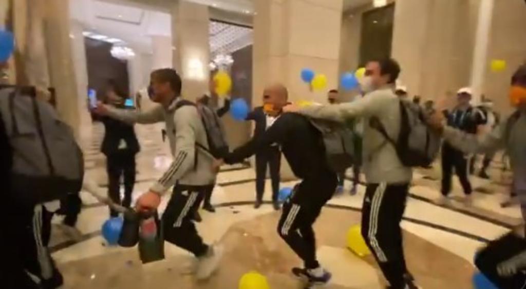 Hotel de Qatar recibe a Tigres con música norteña tras pase a final de Mundial de Clubes. (ESPECIAL)
