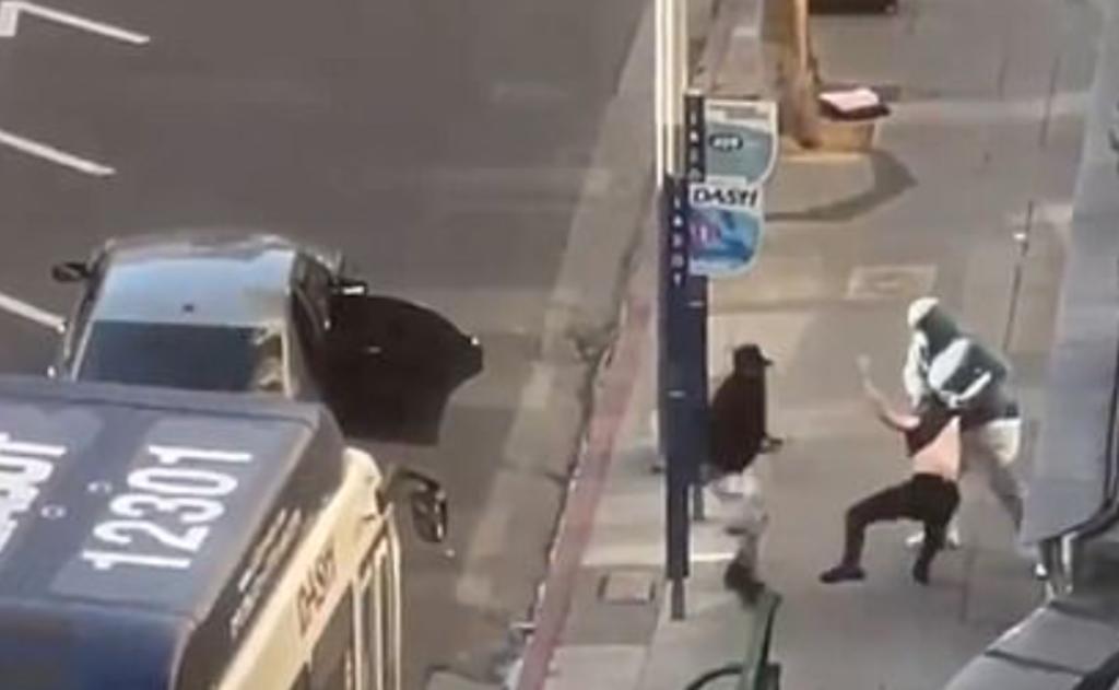 El hombre sobrevivió y fue trasladado a un hospital (CAPTURA)