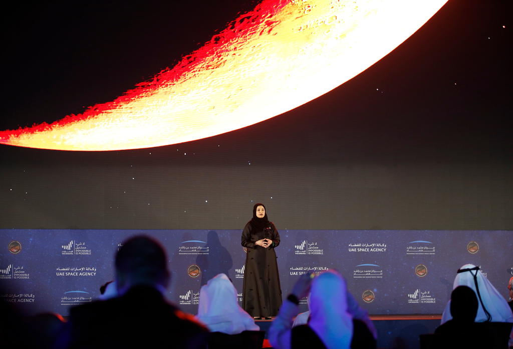 EAU, con apenas 9.8 millones de habitantes pero importantes reservas petroleras, se convierte así en el primer país árabe en poner una sonda en la órbita de Marte.
(EFE)