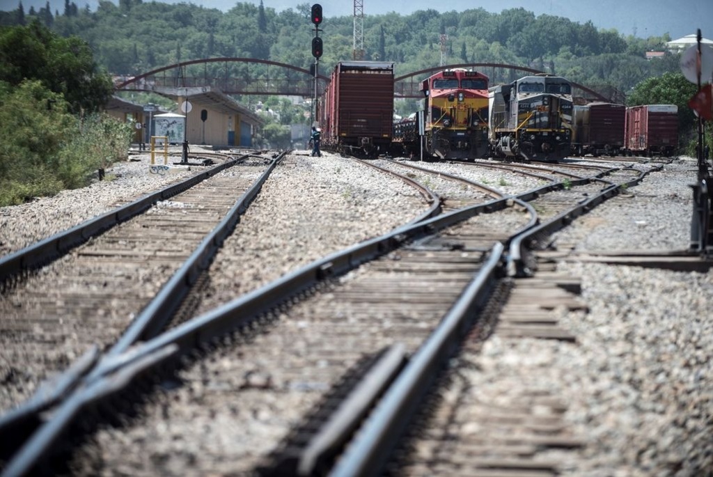 Se anunciaron restricciones de horario en los cruces ferroviarios entre Piedras Negras y Texas.