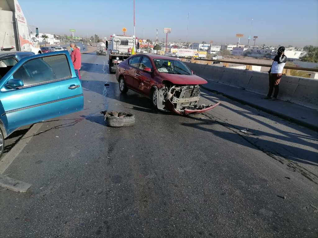 El accidente ocurrió alrededor de las 9:30 horas de ayer sobre los carriles de Torreón a Lerdo. (EL SIGLO DE TORREÓN)