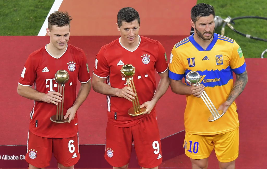 El delantero de Tigres, André-Pierre Gignac del Mundial de Clubes celebrado en Qatar, se adjudicó el Balón de Plata de la competencia de la FIFA, quien logró tres anotaciones por encima de Robert Lewandowski del Bayern quien solo obtuvo dos goles. (EFE)
