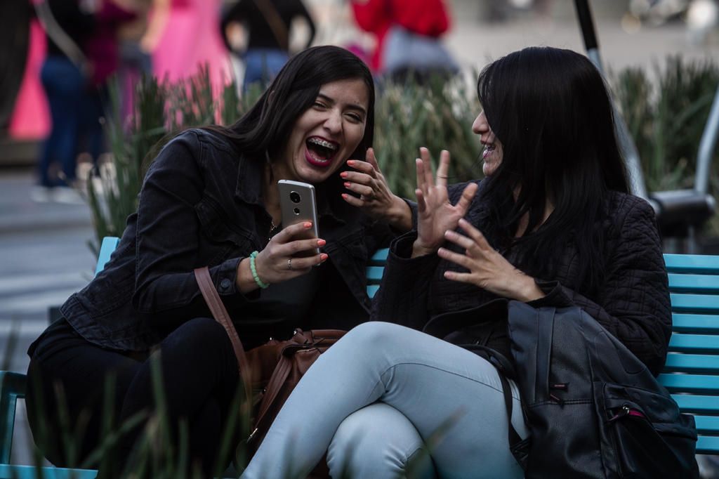 Este 14 de febrero se celebrará de una manera diferente y, como en los últimos meses, el internet, las redes sociales y las apps serán grandes aliados para poder festejar de manera segura. (ARCHIVO)