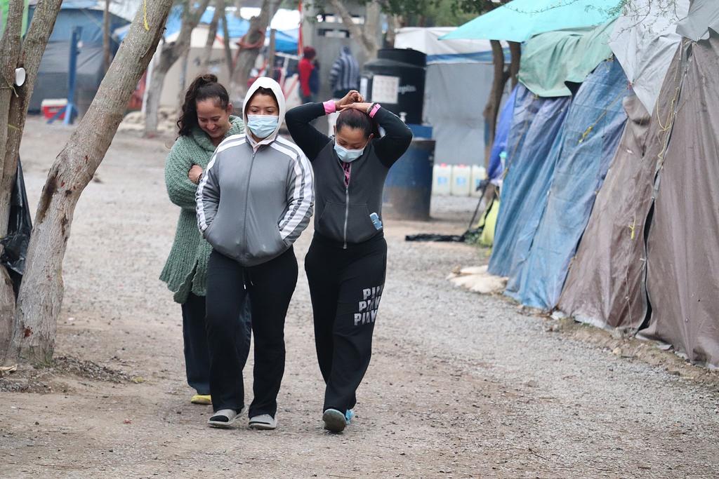  Los miles de migrantes que se encuentran varados en Matamoros, Tamaulipas, que forman parte del Protocolo de Protección al Migrante (MPP por sus siglas en inglés), tendrán prioridad para que la autoridad estadounidense revise sus casos y determine si son sujetos de otorgamiento de asilo en la Unión Americana o no. (EFE)