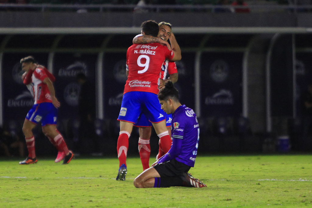 Nicolás Ibáñez marcó dos goles, en el triunfo como visitante del Atlético de San Luis 3-0 sobre Mazatlán FC. (JAM MEDIA)