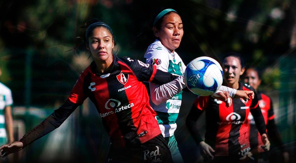 Pese a dar pelea en el complemento, las Guerreras cayeron 3-2 en Guadalajara ante las líderes de la Liga MX Femenil, las Rojinegros del Atlas. (ESPECIAL)

