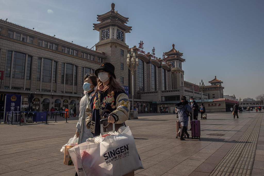 China sumó hoy su séptimo día consecutivo sin contagios a nivel local, tras los rebrotes registrados en el norte del país, mientras que contabilizó 7 casos procedentes del exterior, informó la Comisión Nacional de Salud. (ARCHIVO)