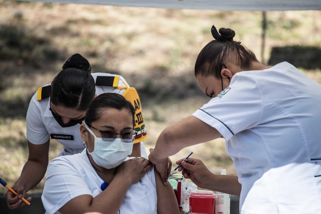 Hugo López-Gatell, subsecretario de salud federal, dio a conocer que una parte de las vacunas llegará a la ciudad de Monterrey y de allí se enviara a Saltillo.(ARCHIVO)