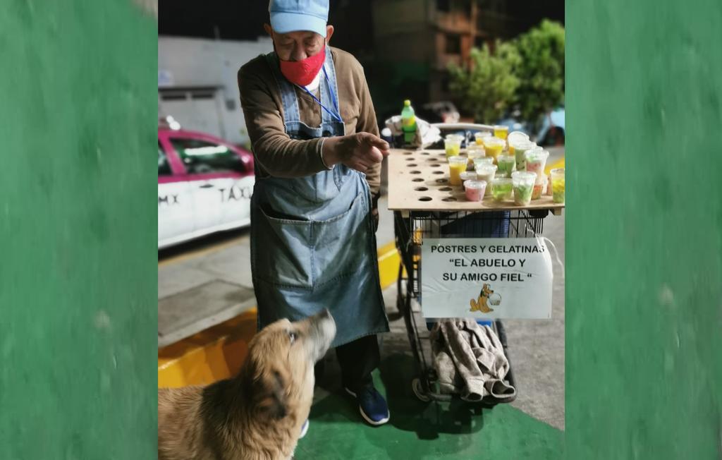 Por medio de redes sociales, usuarios buscan apoyar al hombre mayor que vende gelatinas en compañía de su mascota (CAPTURA) 