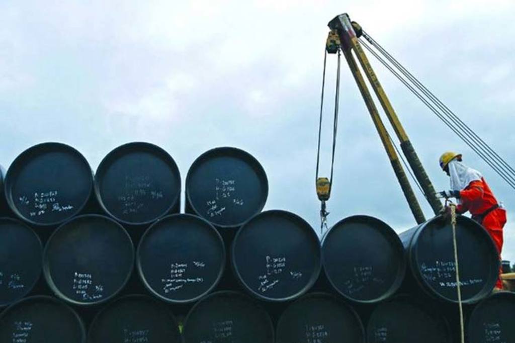 Pemex dio a conocer que vendió la mezcla mexicana de petróleo en 59.80 dólares por barril.