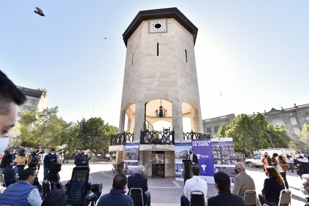 El proyecto fue anunciado ayer por la mañana en el reloj de la Plaza de Armas en Torreón. (ÉRICK SOTOMAYOR)