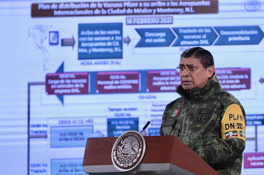 El general Luis Cresencio Sandoval informó que dio positivo a COVID-19, pero que continuaría con sus funciones desde su casa. (ARCHIVO)