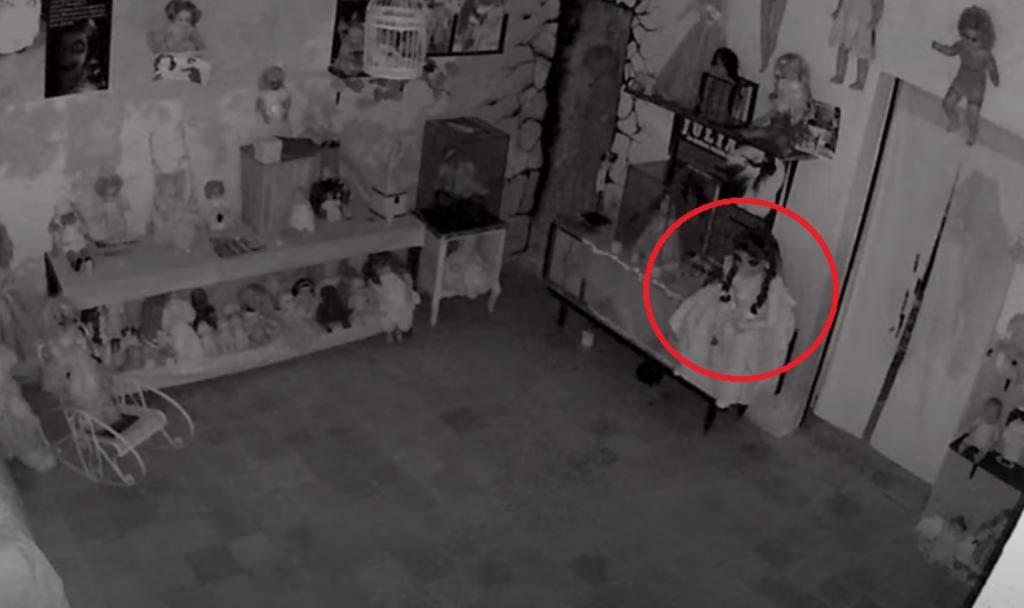 La muñeca fue captada por las cámaras de seguridad del Museo Paranormal, en Mérida, Yucatán (CAPTURA) 