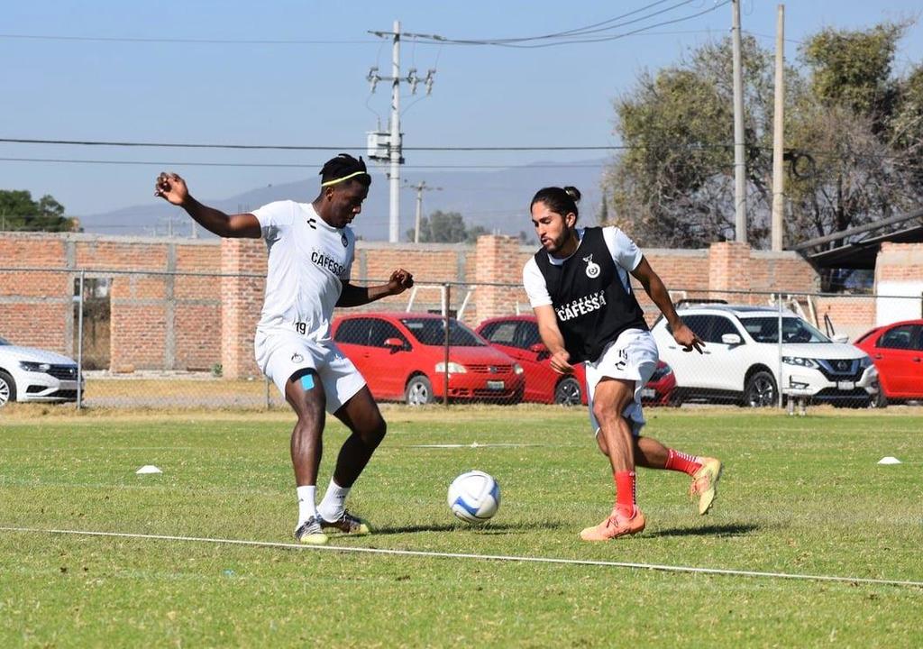 El futbolista, Joao Maleck, debutó con su nuevo equipo el Cafessa Jalisco, equipo que participa en la Liga Premier de México, equivalente a la tercera división del balompié mexicano. (ESPECIAL)