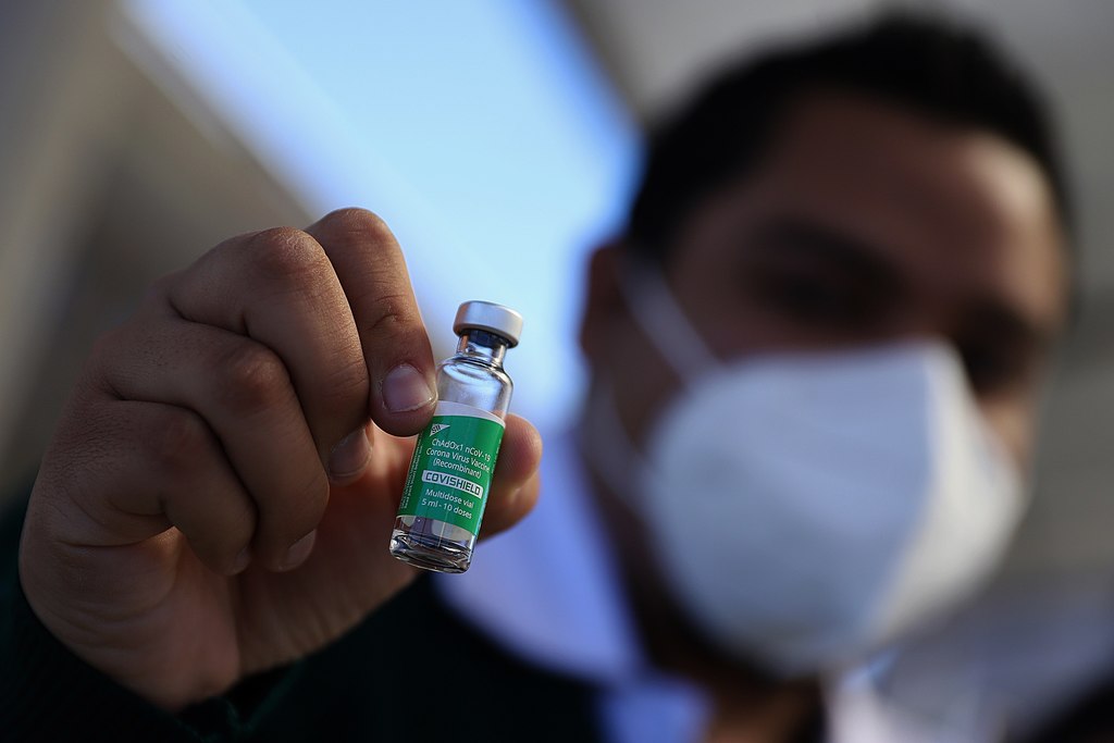 López-Gatell recordó que el Gobierno ha comprado a Sinovac '10 millones de dosis de vacunas'.