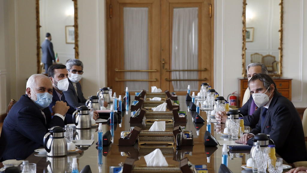 El director del Organismo Internacional de la Energía Atómica (OIEA), Rafael Grossi, desplegó este domingo en Teherán sus esfuerzos negociadores para evitar que Irán restrinja las inspecciones internacionales a sus instalaciones nucleares. (EFE)