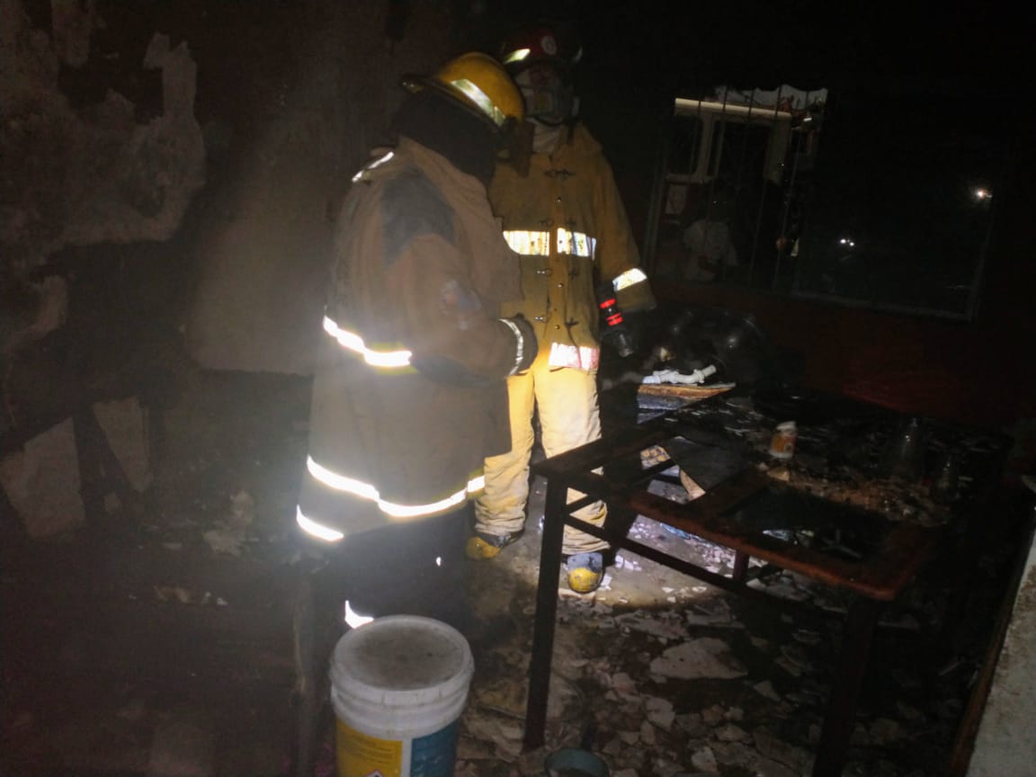 Incendio en domicilio de Gómez Palacio deja pérdidas materiales