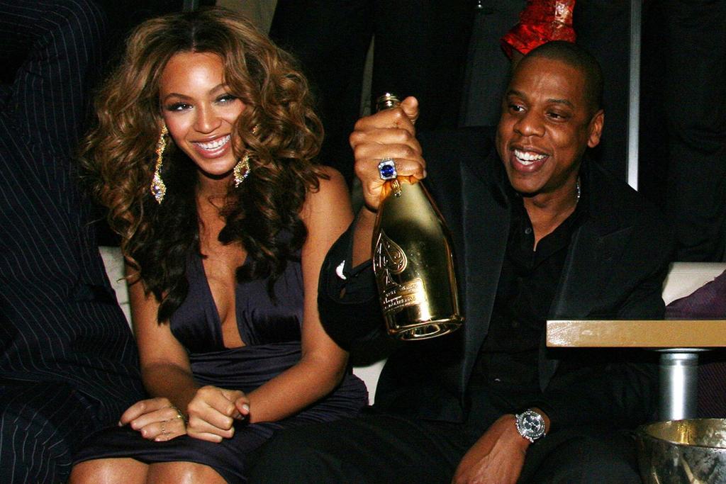 Moët Hennessy adquirió una participación de 50% en la marca de champán del rapero y empresario Jay-Z en un esfuerzo por amplificar su factor de moda y expandir su distribución. (ESPECIAL) 
