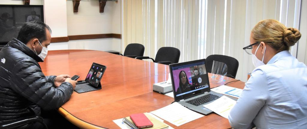 La alcaldesa Marina Vitela sostuvo una reunión virtual con personal del Inegi en Durango. (CORTESÍA)