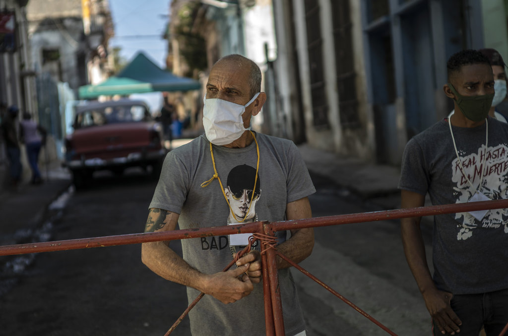 En territorios capitalinos como Habana Vieja y Arroyo Naranjo se produjeron también cierres. (AP) 