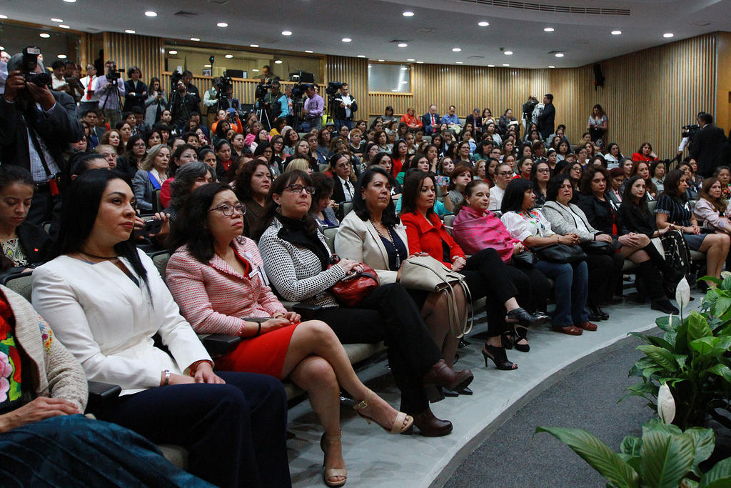 A pesar del impacto negativo de la pandemia, con el confinamiento y el incremento de la violencia de género, México mejoró en el Índice Mujeres, Empresas y Derecho 2021 del Banco Mundial (BM). (ARCHIVO)