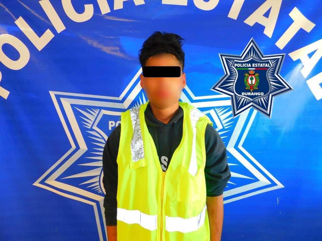 Elementos de la Policía Estatal realizaron en Gómez Palacio la detención de un joven señalado por su probable responsabilidad en el delito de allanamiento de morada.
