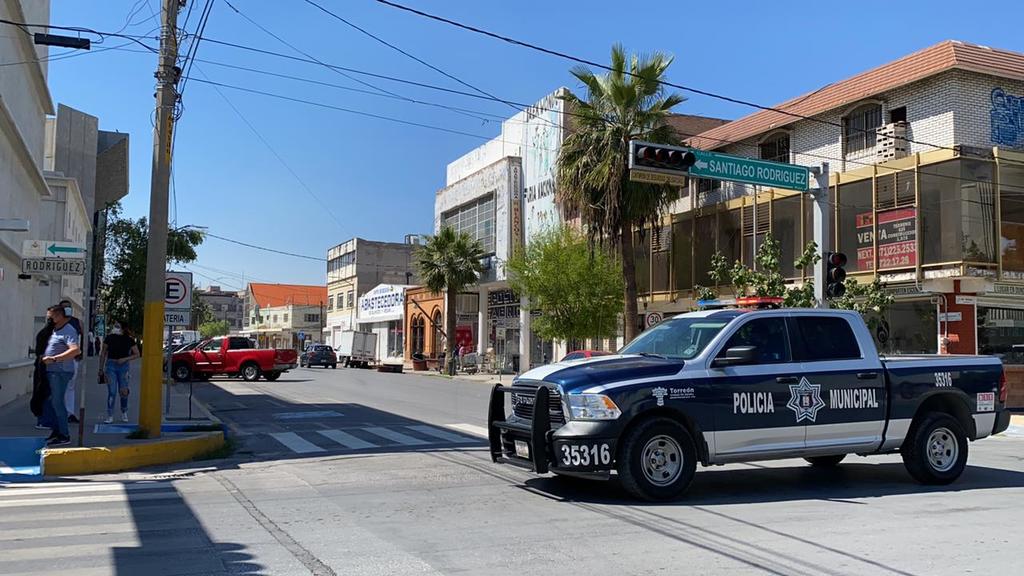 El reporte sobre detonaciones de arma de fuego en la zona Centro de Torreón, movilizó a las distintas corporaciones de seguridad de la ciudad. (EL SIGLO DE TORREÓN)