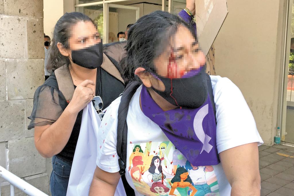Yolotzin Jaimes, integrante de la colectiva Las Revueltas, presentó una denuncia por violencia política y por coartar su derecho a la manifestación ante la Fiscalía General de la República (FGE). (ARCHIVO)