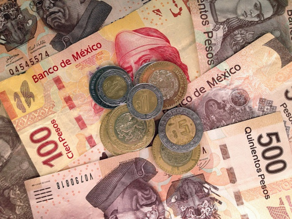 Mexicanos optaron por guardar dinero en el extranjero.