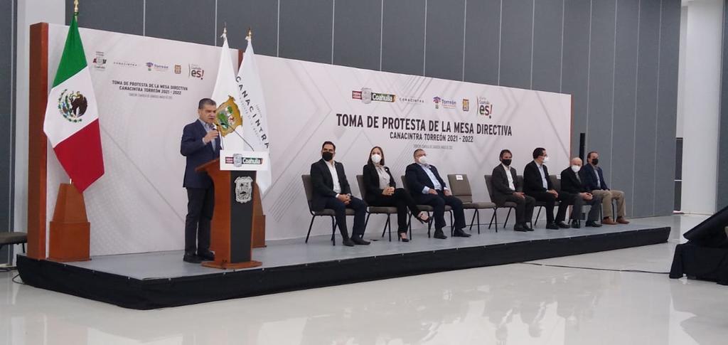 En el evento participaron el gobernador de Coahuila, Miguel Ángel Riquelme, y el encargado de despacho de la presidencia municipal de Torreón, Sergio Lara.
(JESÚS GALINDO)