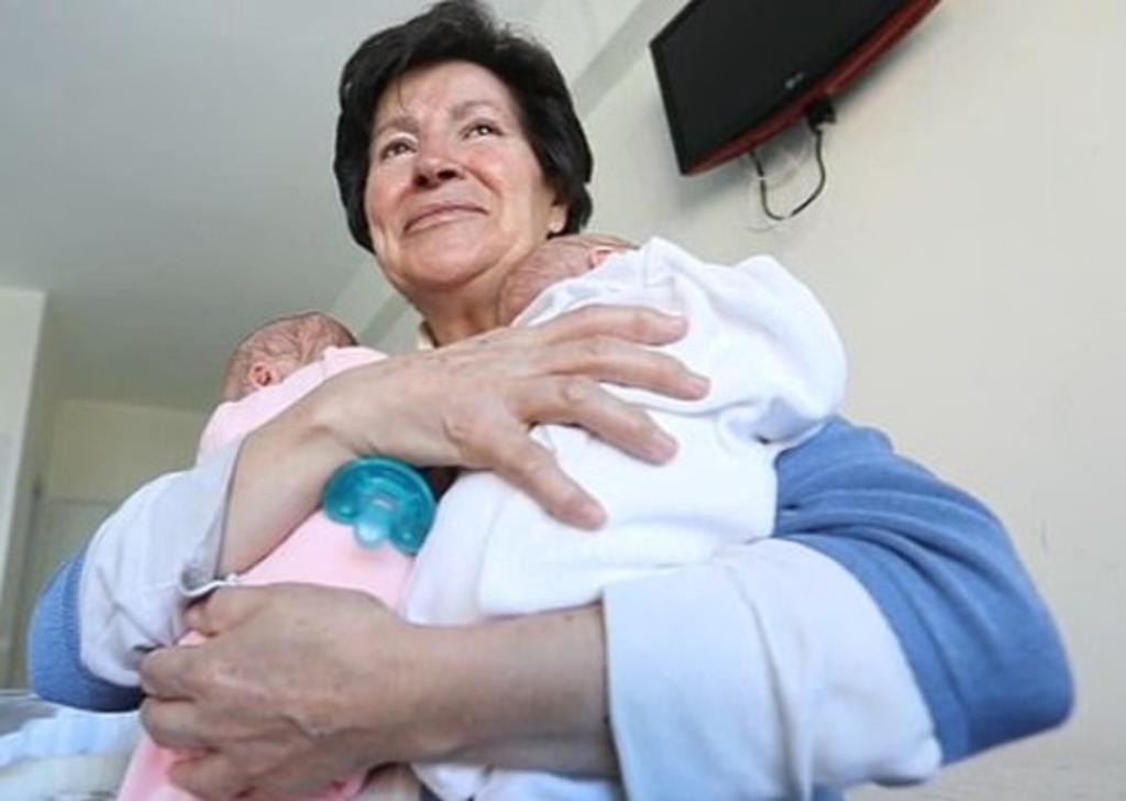 Mauricia Ibañez, una mujer de ahora 69 años de edad, que dio a luz a gemelos en 2017 cuando tenía 64, ha sido considerada por las autoridades como 'incapaz' de cuidar a sus hijos de ahora cuatro años. (Especial) 
