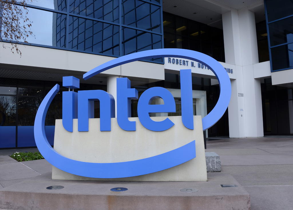 El fabricante de microchips estadounidense Intel deberá pagar 2,180 millones de dólares a su rival VLSI Technology por infringir dos patentes propiedad de esta, según un fallo de un jurado popular de Waco (Texas, EUA) en las últimas horas. (ARCHIVO) 
