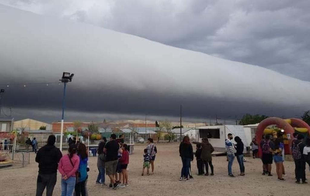 La formación nubosa tubular sorprendió a habitantes argentinos (CAPTURA) 
