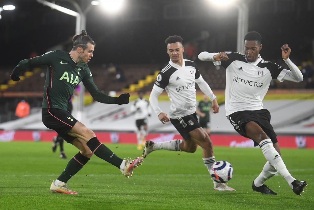 Tottenham jugó con el cuarteto ofensivo conformado por Harry Kane, Son Heung-min, Gareth Bale y Dele Alli por primera vez esta temporada, pero dependió de un autogol para llevarse el jueves la victoria 1-0 de visita a Fulham en la Liga Premier. (EFE)
