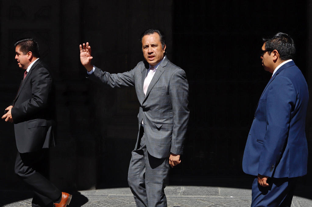 El gobernador de Veracruz, Cuitláhuac García Jiménez, alertó que el crimen organizado financia campañas de candidatos de alcaldes. (ARCHIVO)